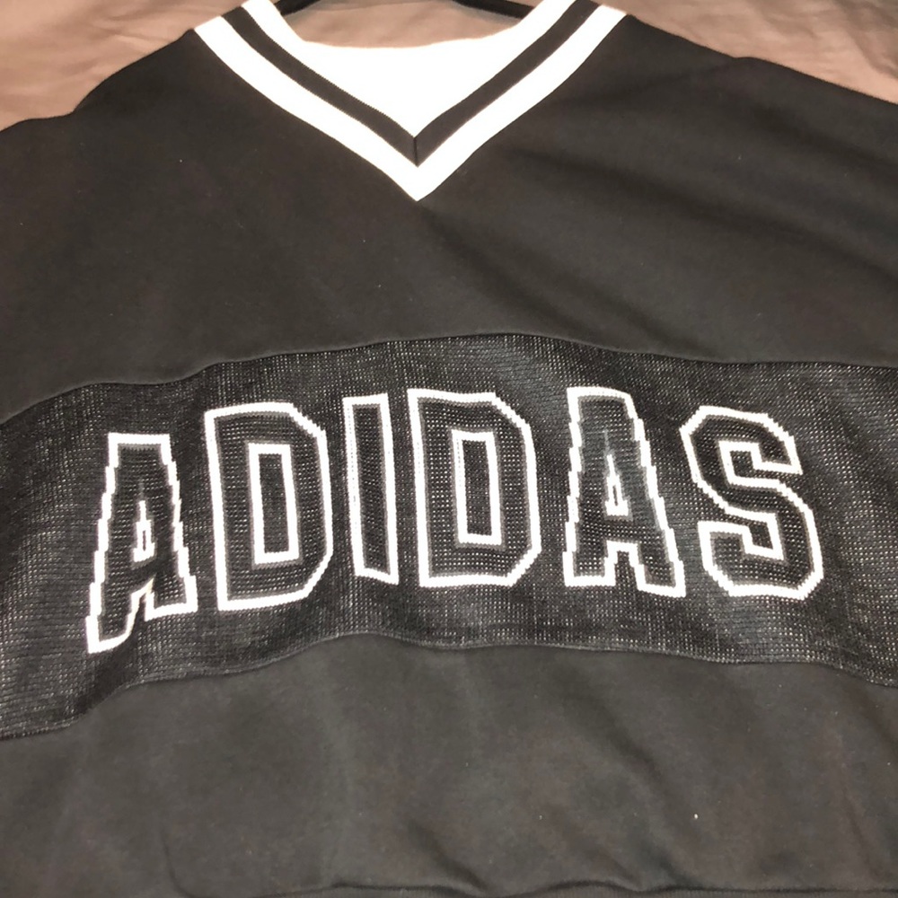 ✨Black Adidas Crewneck✨